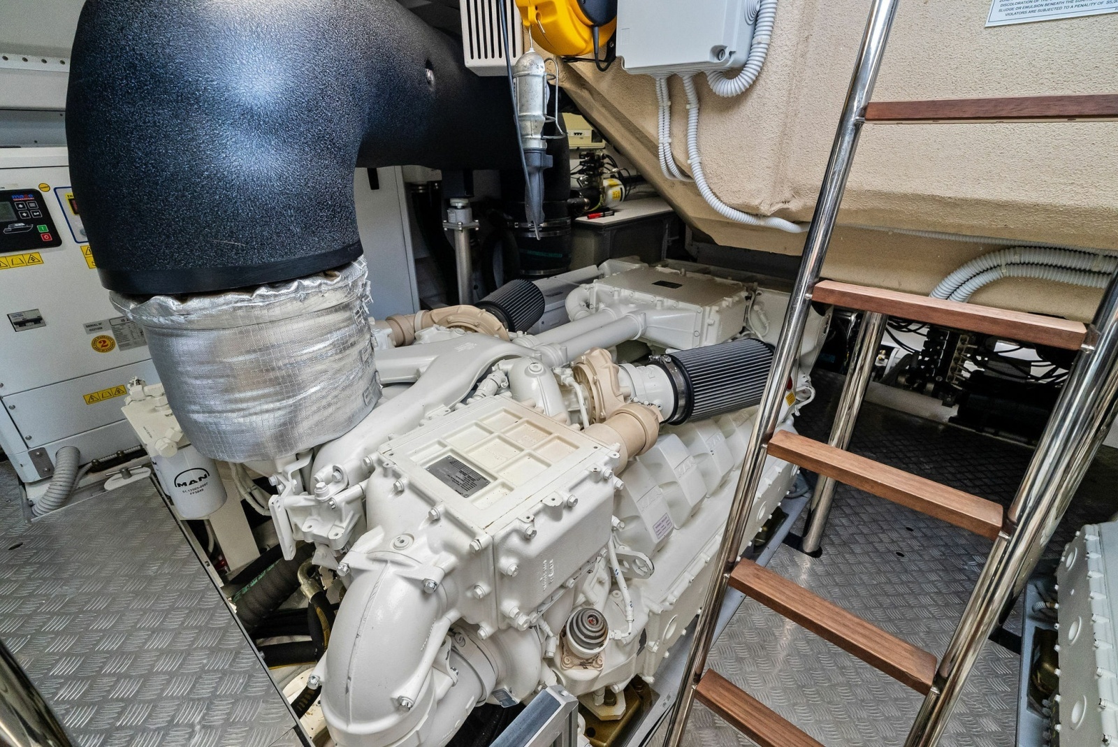 LADY F 86ft Ferretti Yachts Yacht For Sale