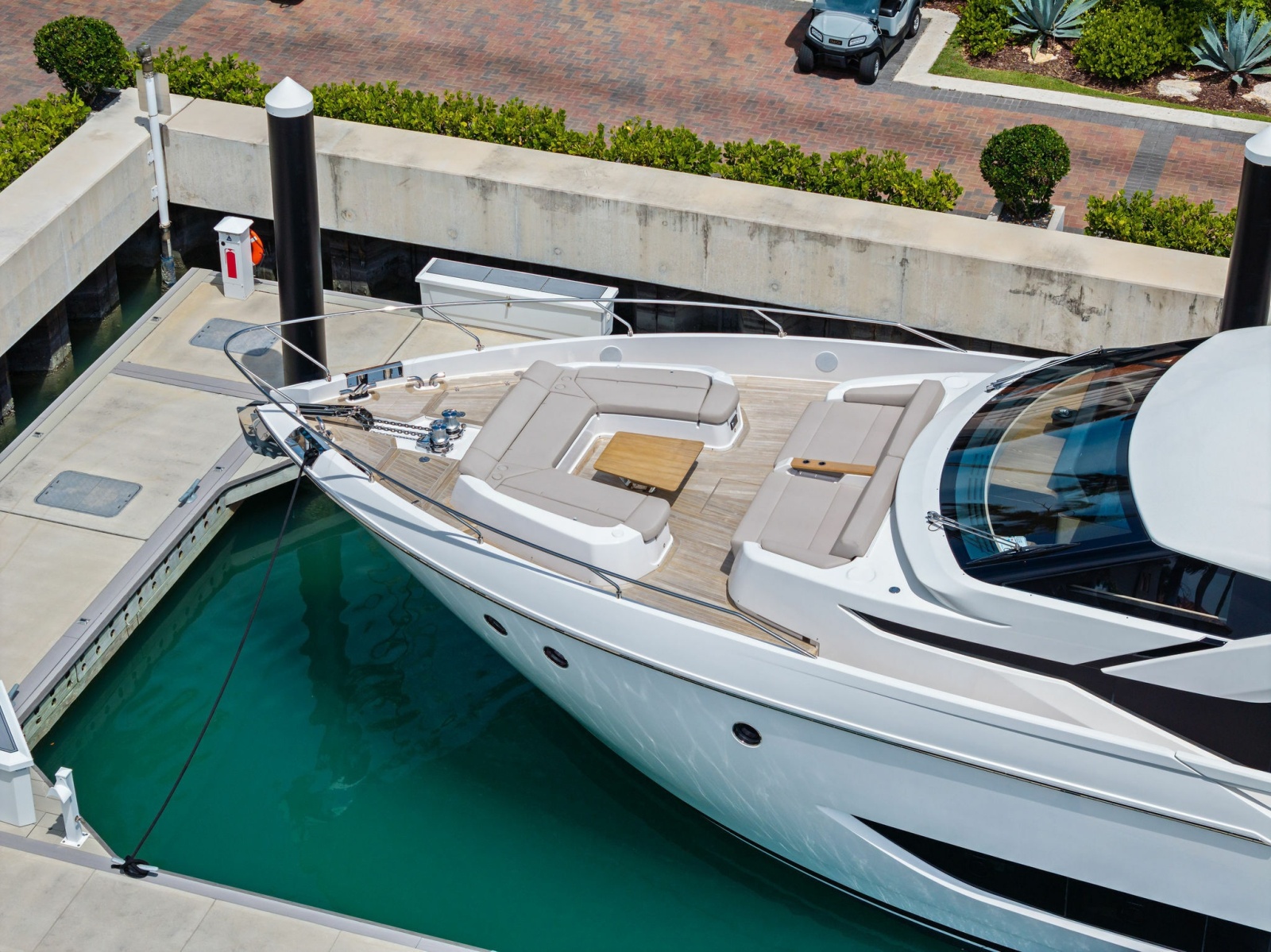 86' 2023 Ferretti Yachts 860