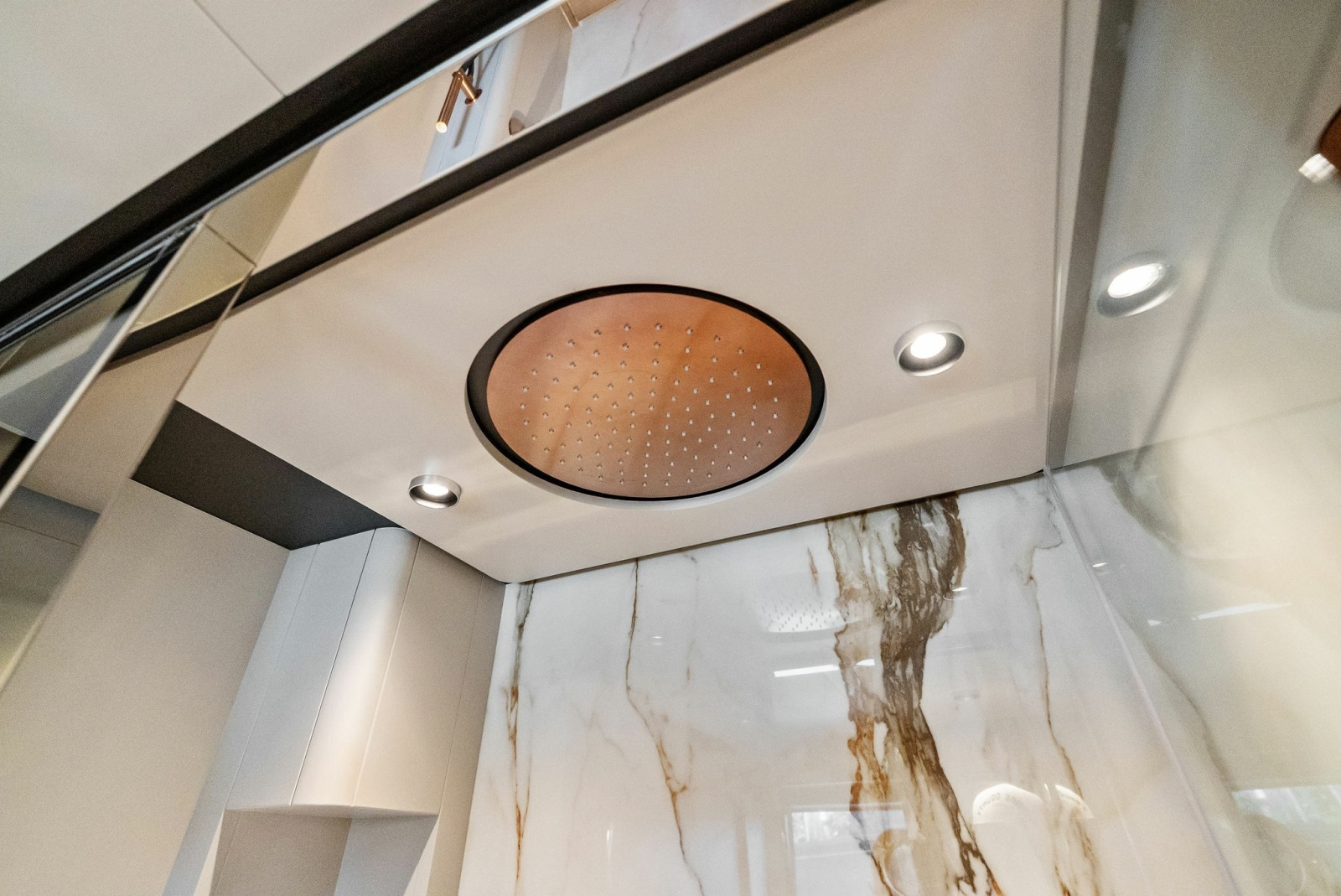 86' 2023 Ferretti Yachts 860