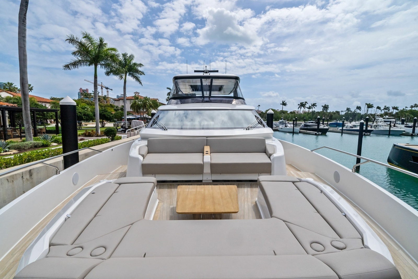 LADY F 86ft Ferretti Yachts Yacht For Sale