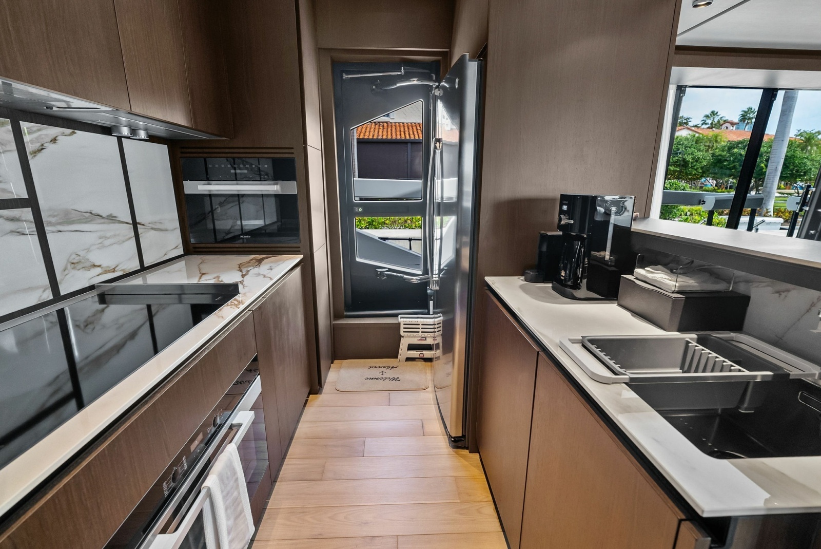 LADY F 86ft Ferretti Yachts Yacht For Sale