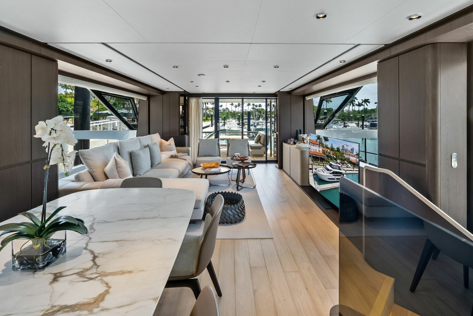 86' 2023 Ferretti Yachts 860