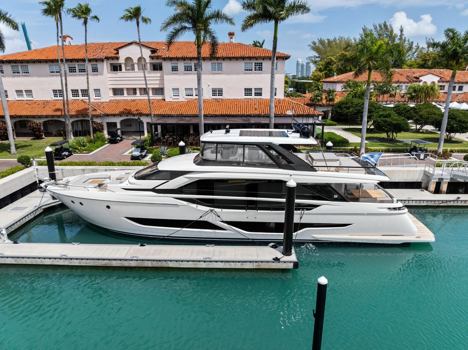 LADY F 86ft Ferretti Yachts Yacht For Sale