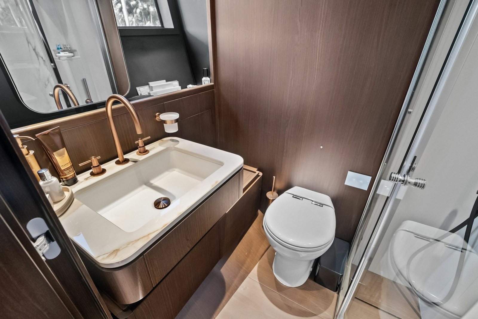 86' 2023 Ferretti Yachts 860