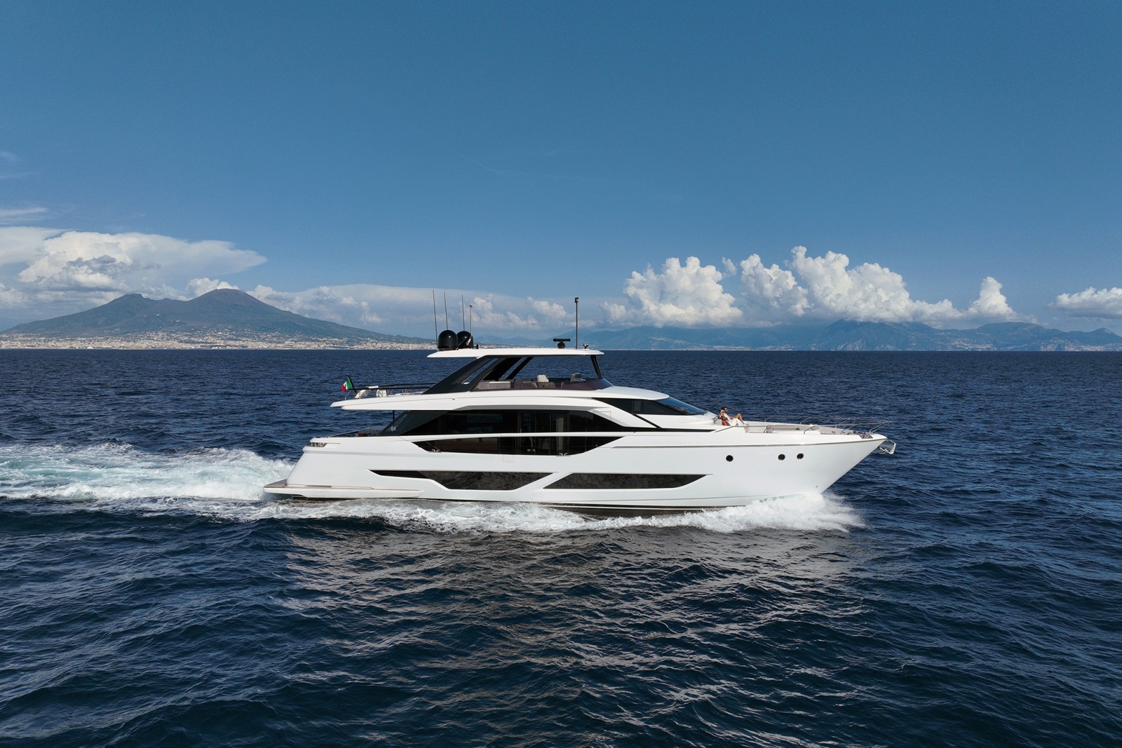 2023 Ferretti Yachts 860