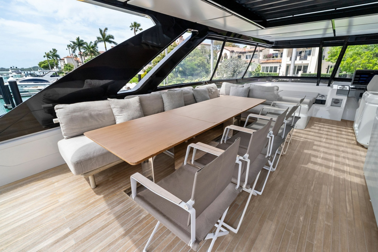 LADY F 86ft Ferretti Yachts Yacht For Sale