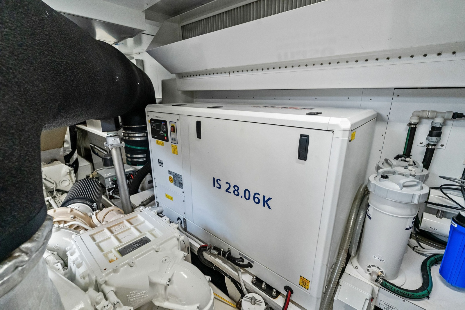 86' 2023 Ferretti Yachts 860