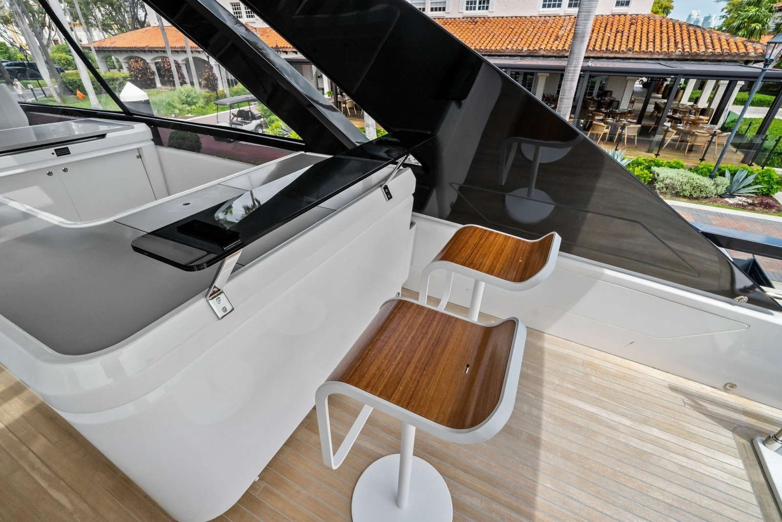 LADY F 86ft Ferretti Yachts Yacht For Sale