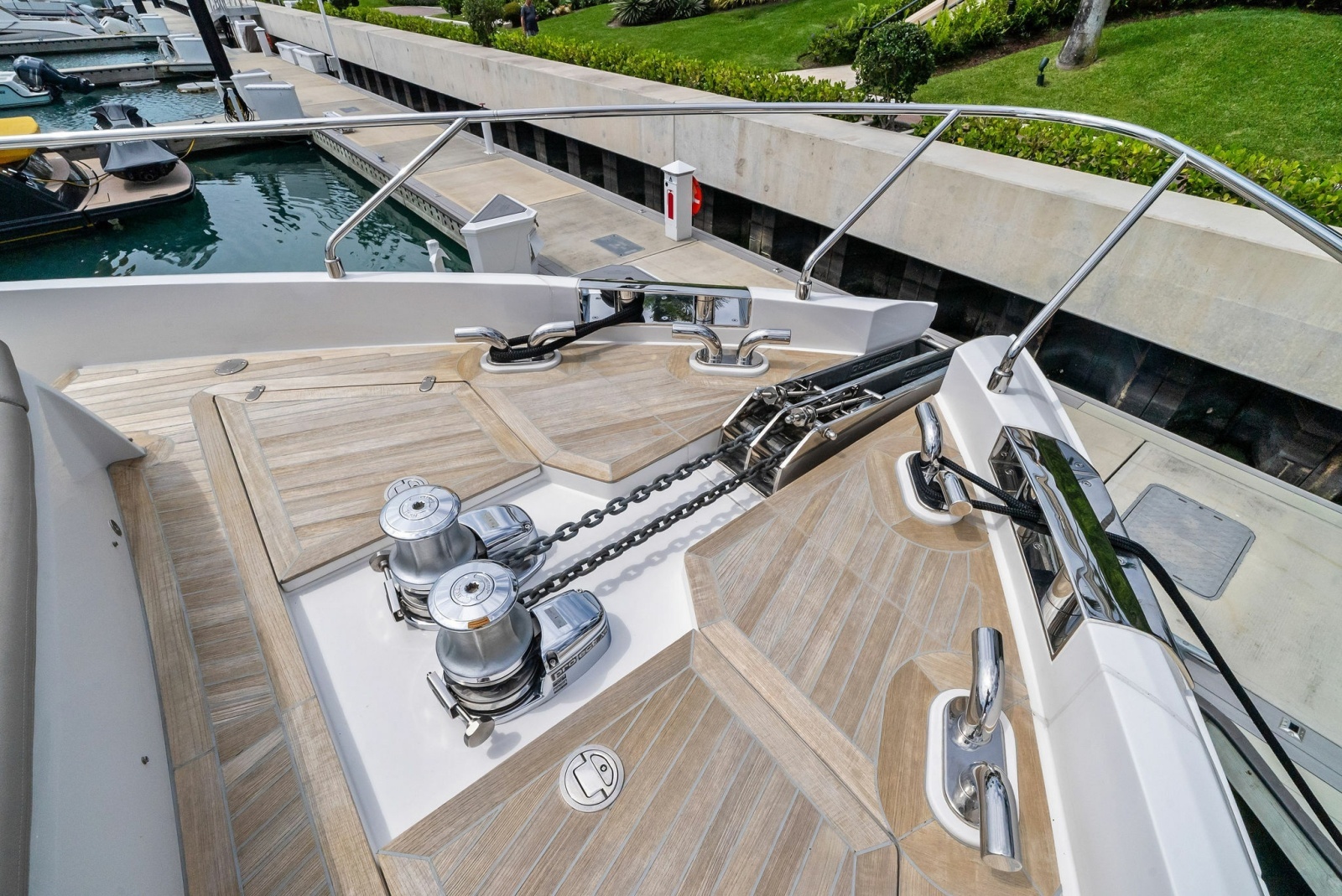 LADY F 86ft Ferretti Yachts Yacht For Sale