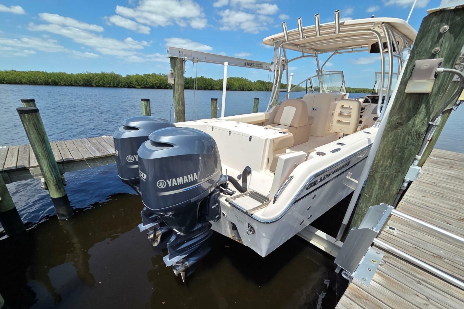 27ft Grady White Yacht For Sale