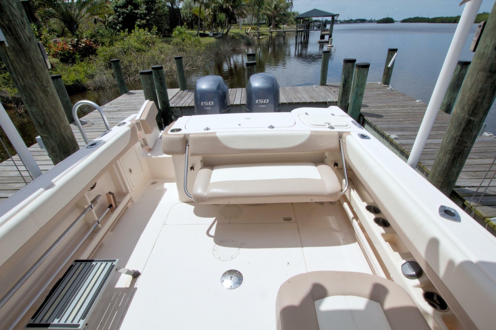 27ft Grady White Yacht For Sale