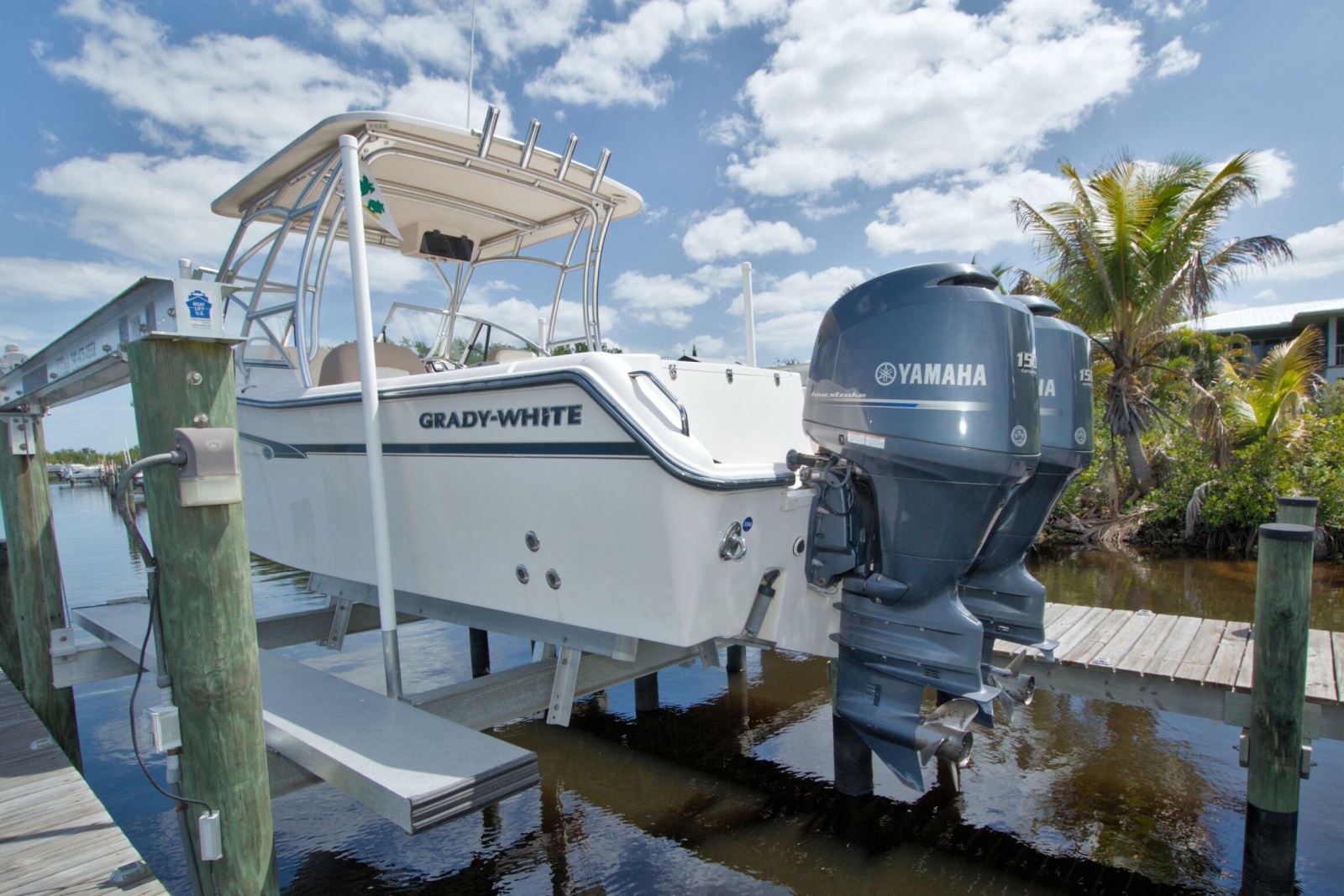 2013 Grady-White Freedom 275
