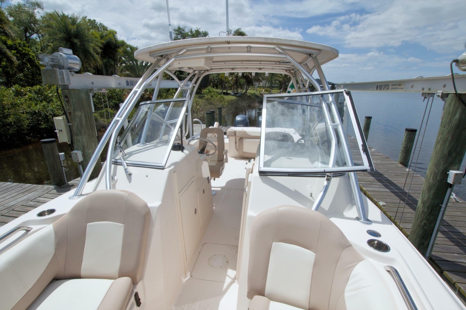 27ft Grady White Yacht For Sale