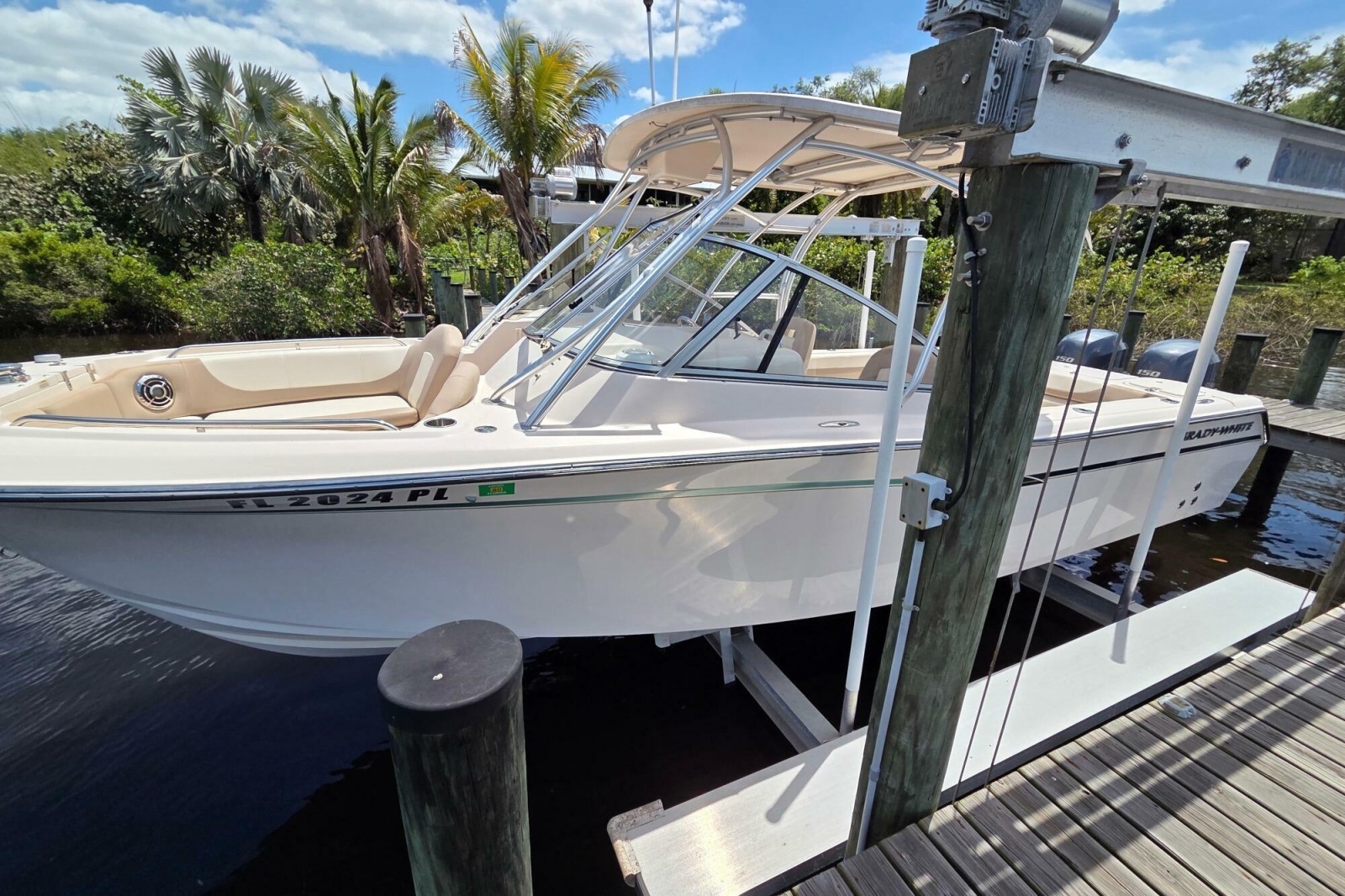 27ft Grady White Yacht For Sale