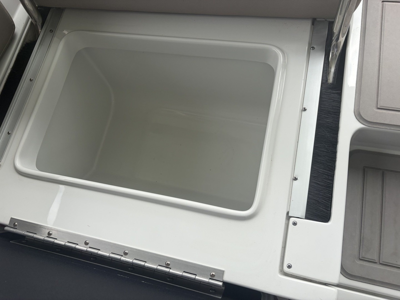 2018 Crownline Eclipse E30