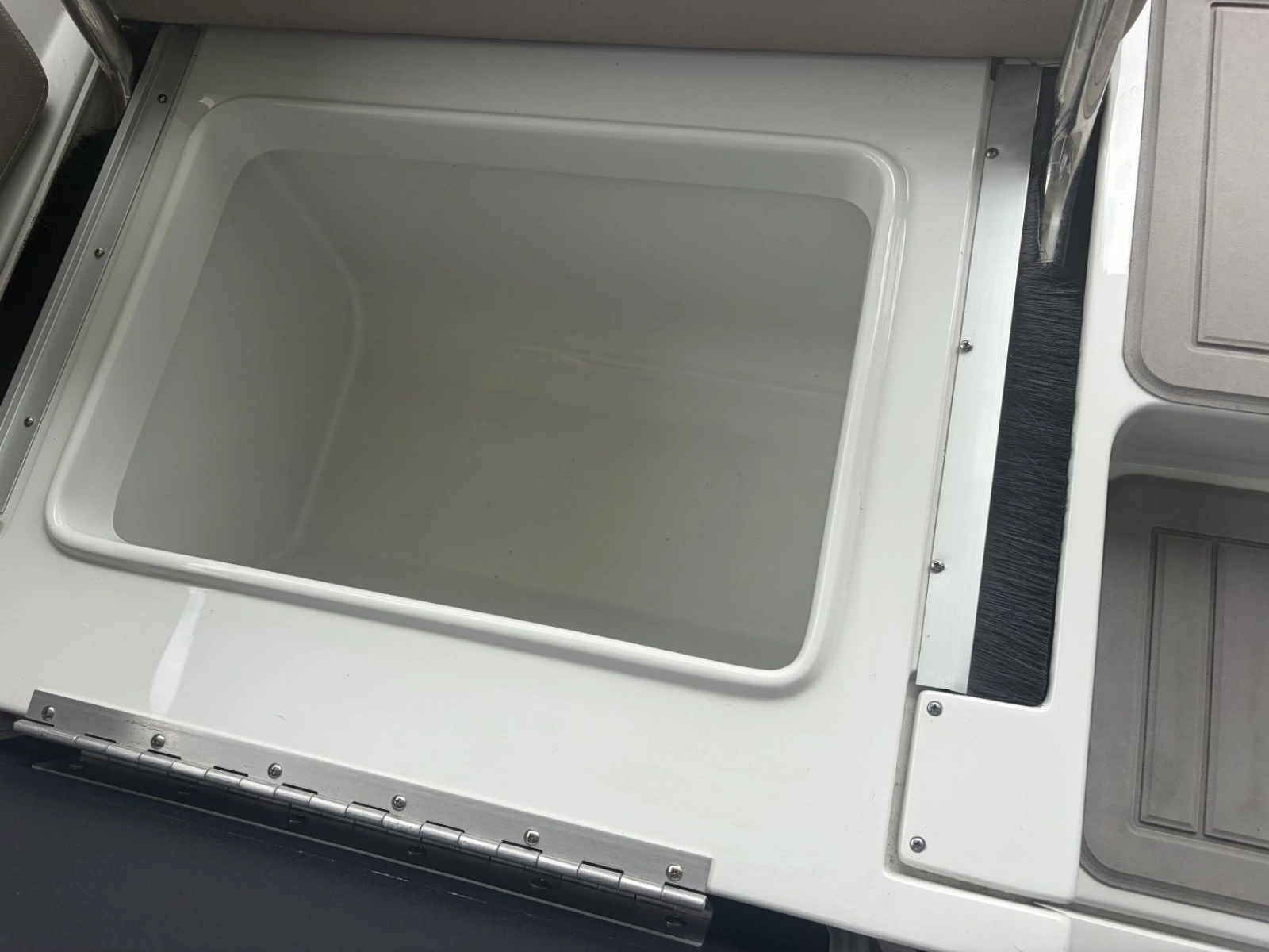 2018 Crownline Eclipse E30