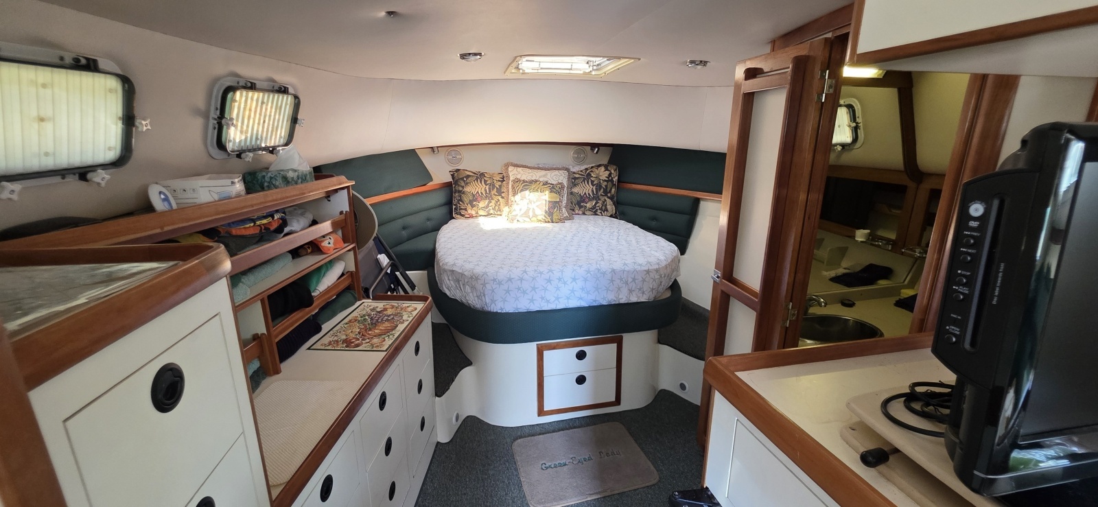 2001 Albin 32 + 2 Command Bridge