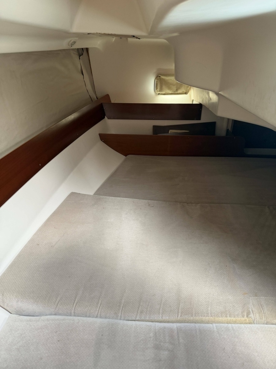 PLEIADES 32ft Beneteau Yacht For Sale