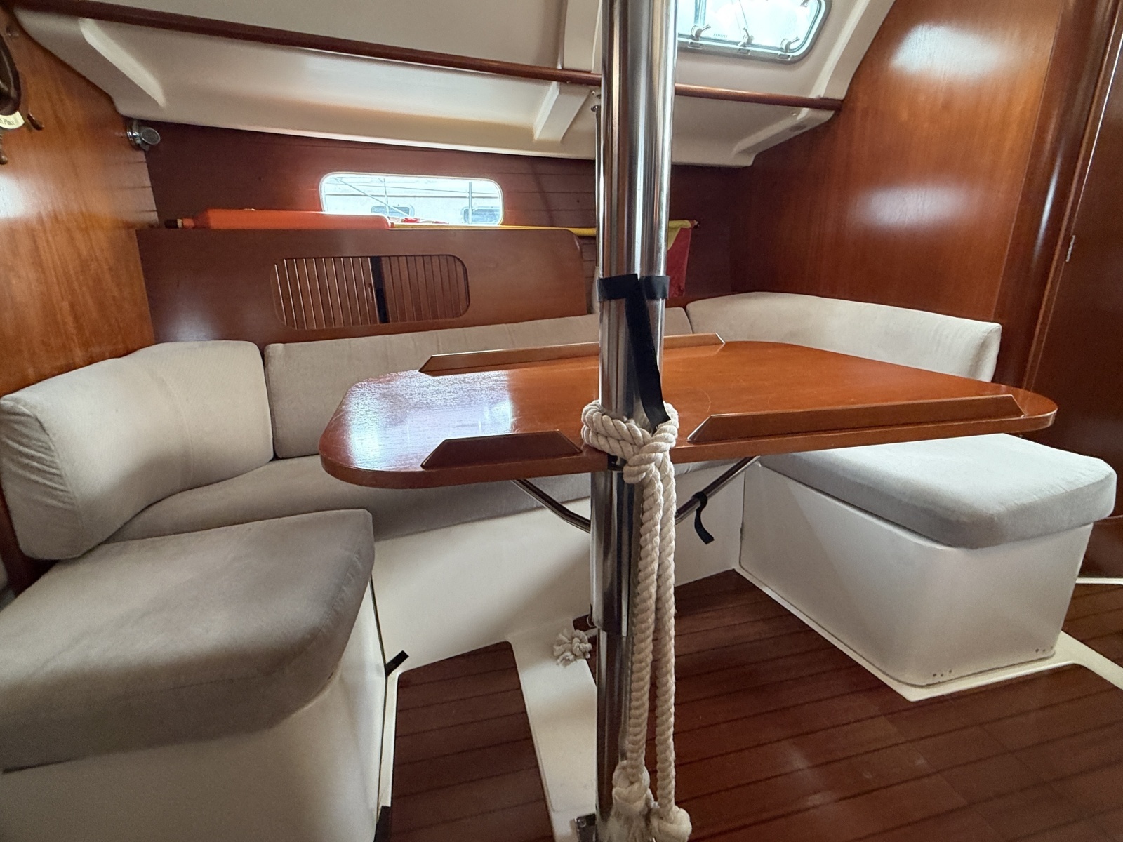 PLEIADES 32ft Beneteau Yacht For Sale