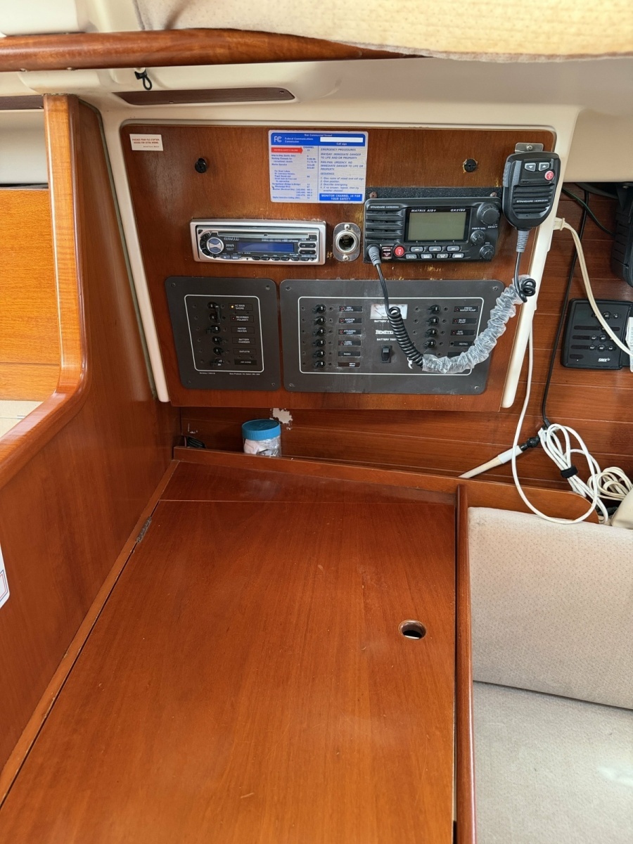 PLEIADES 32ft Beneteau Yacht For Sale