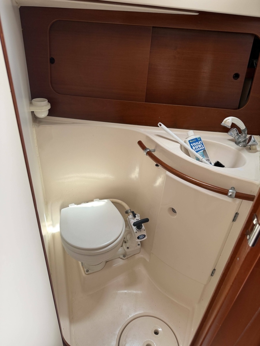 PLEIADES 32ft Beneteau Yacht For Sale