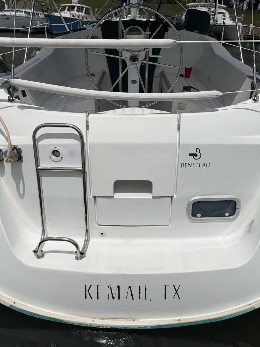 PLEIADES 32ft Beneteau Yacht For Sale