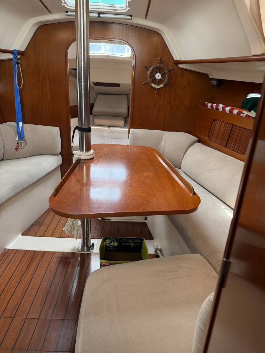 PLEIADES 32ft Beneteau Yacht For Sale