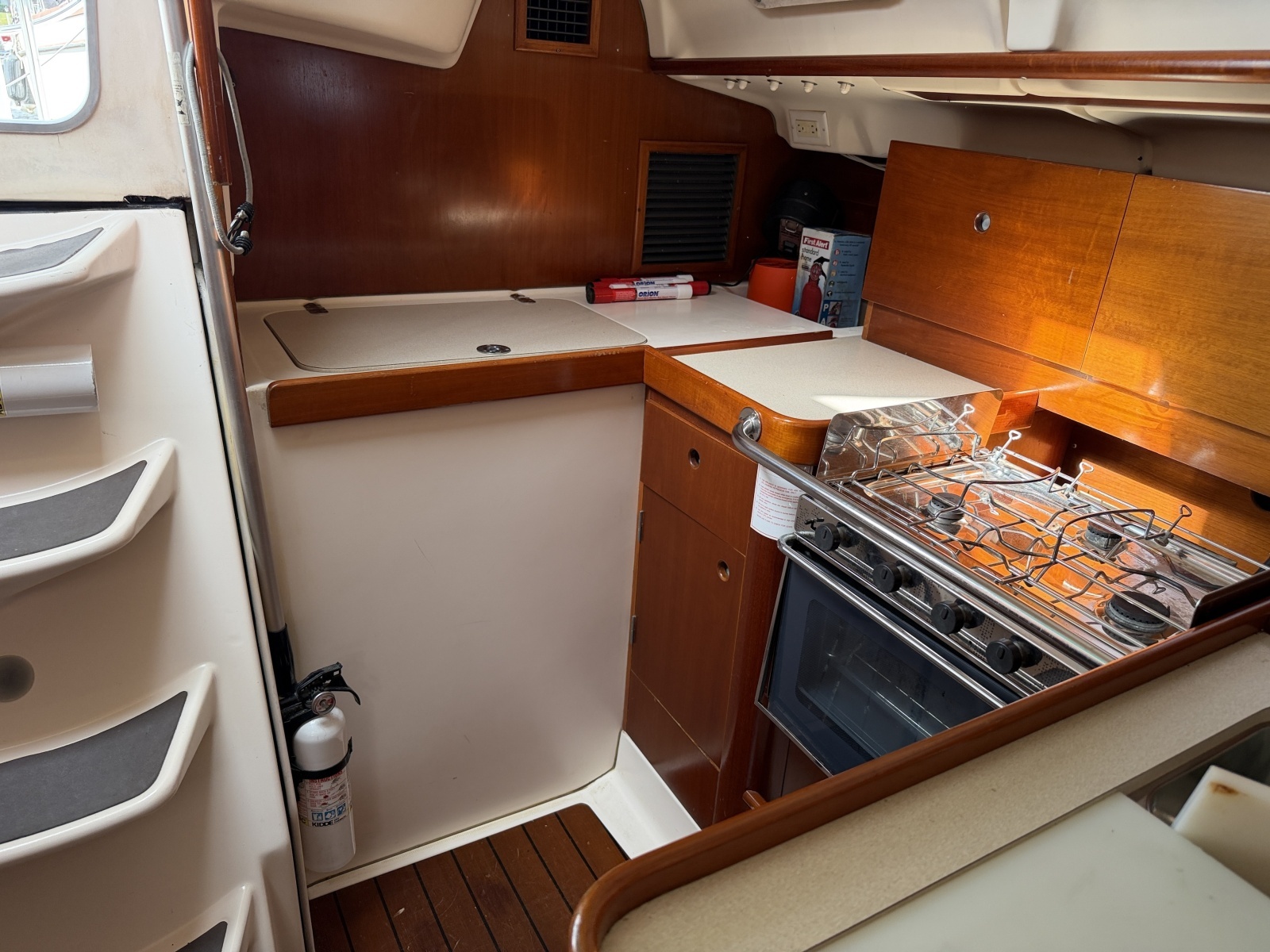 PLEIADES 32ft Beneteau Yacht For Sale