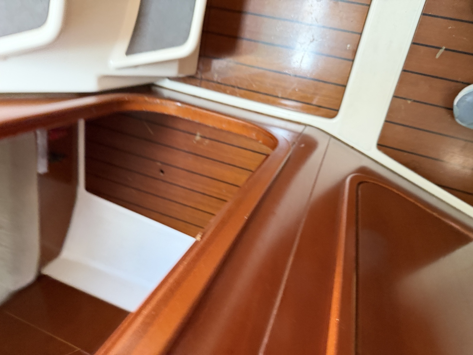 PLEIADES 32ft Beneteau Yacht For Sale