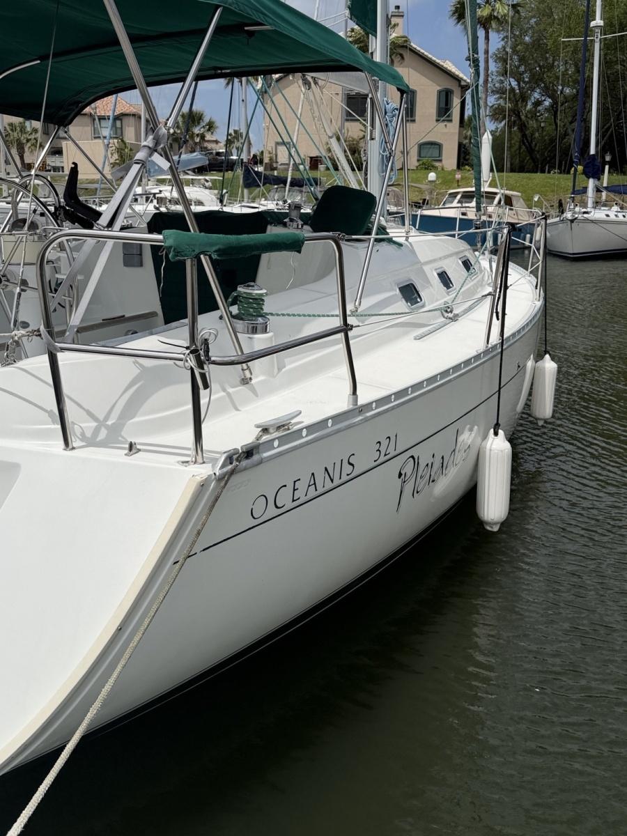 PLEIADES 32ft Beneteau Yacht For Sale