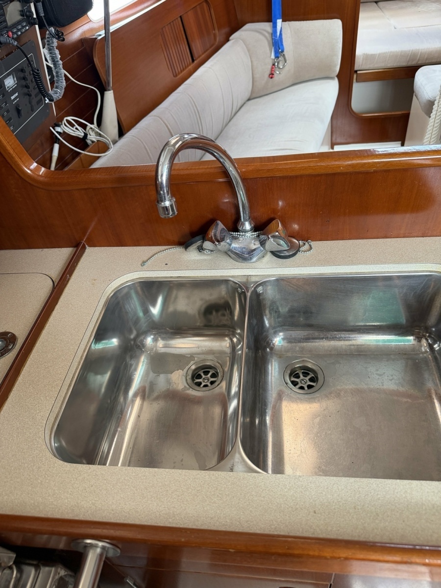 PLEIADES 32ft Beneteau Yacht For Sale