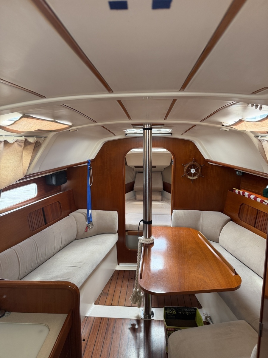 PLEIADES 32ft Beneteau Yacht For Sale