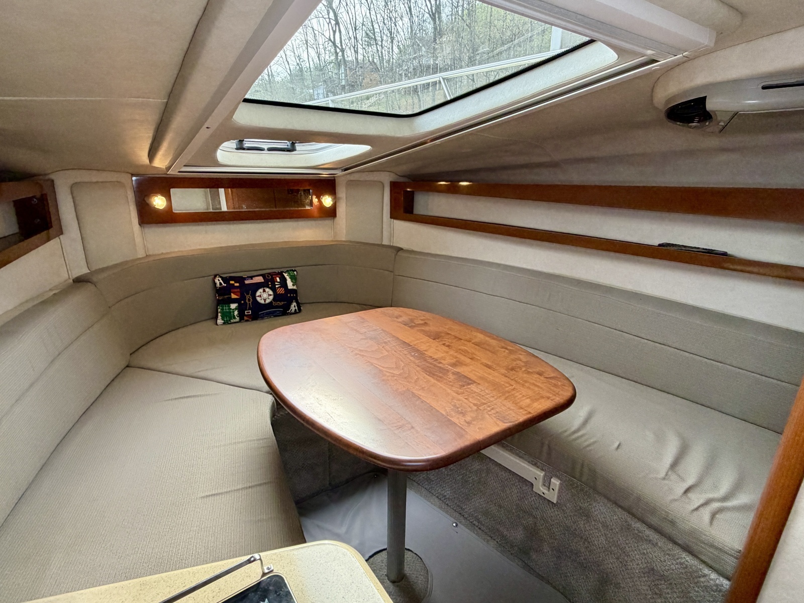 28ft Sea Ray Yacht For Sale