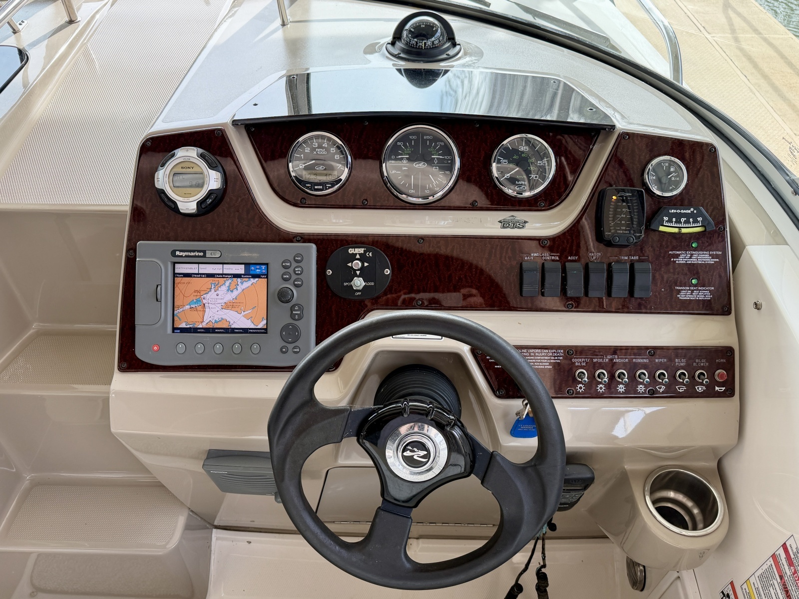 28ft Sea Ray Yacht For Sale