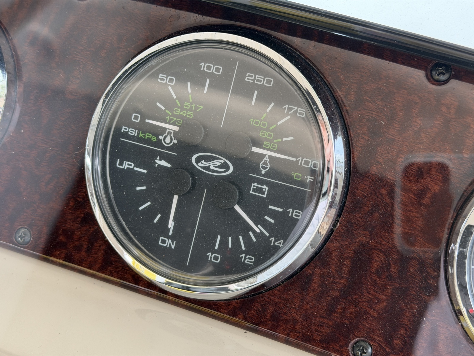 28ft Sea Ray Yacht For Sale