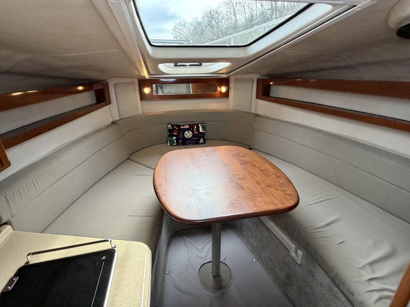 28ft Sea Ray Yacht For Sale