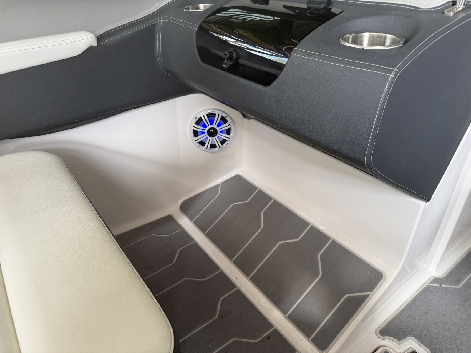 24ft Regal Yacht For Sale