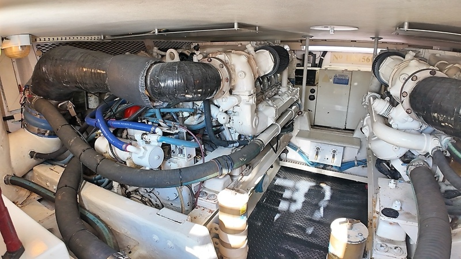 47' 1998 Viking 47 Convertible