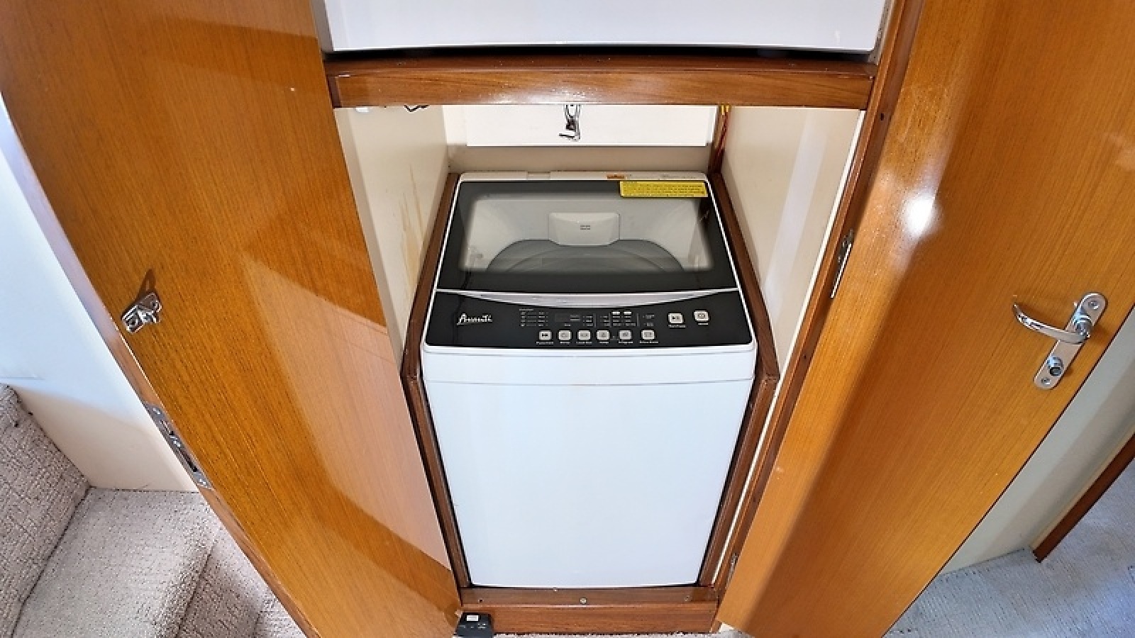 47' 1998 Viking 47 Convertible