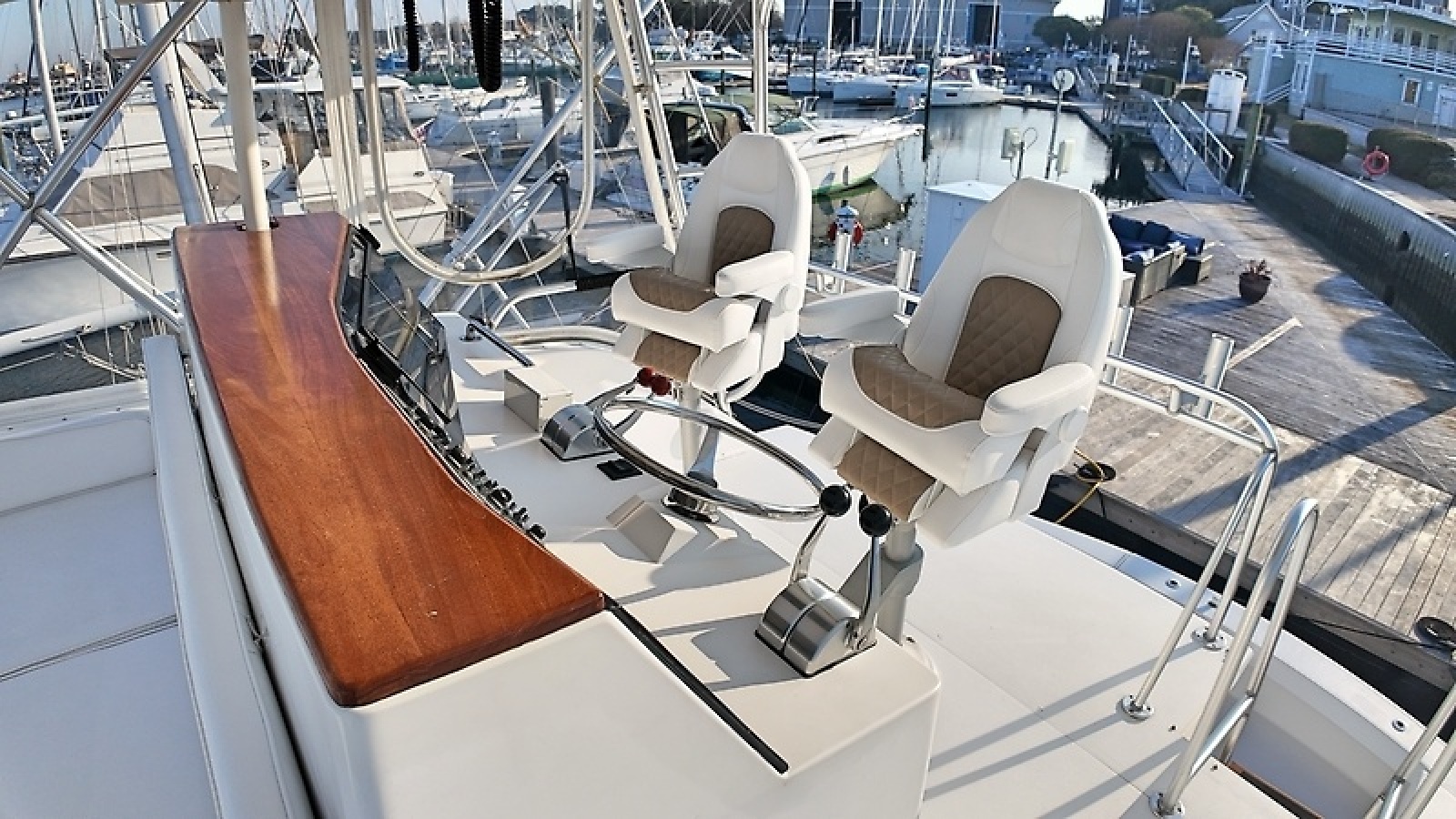 47' 1998 Viking 47 Convertible