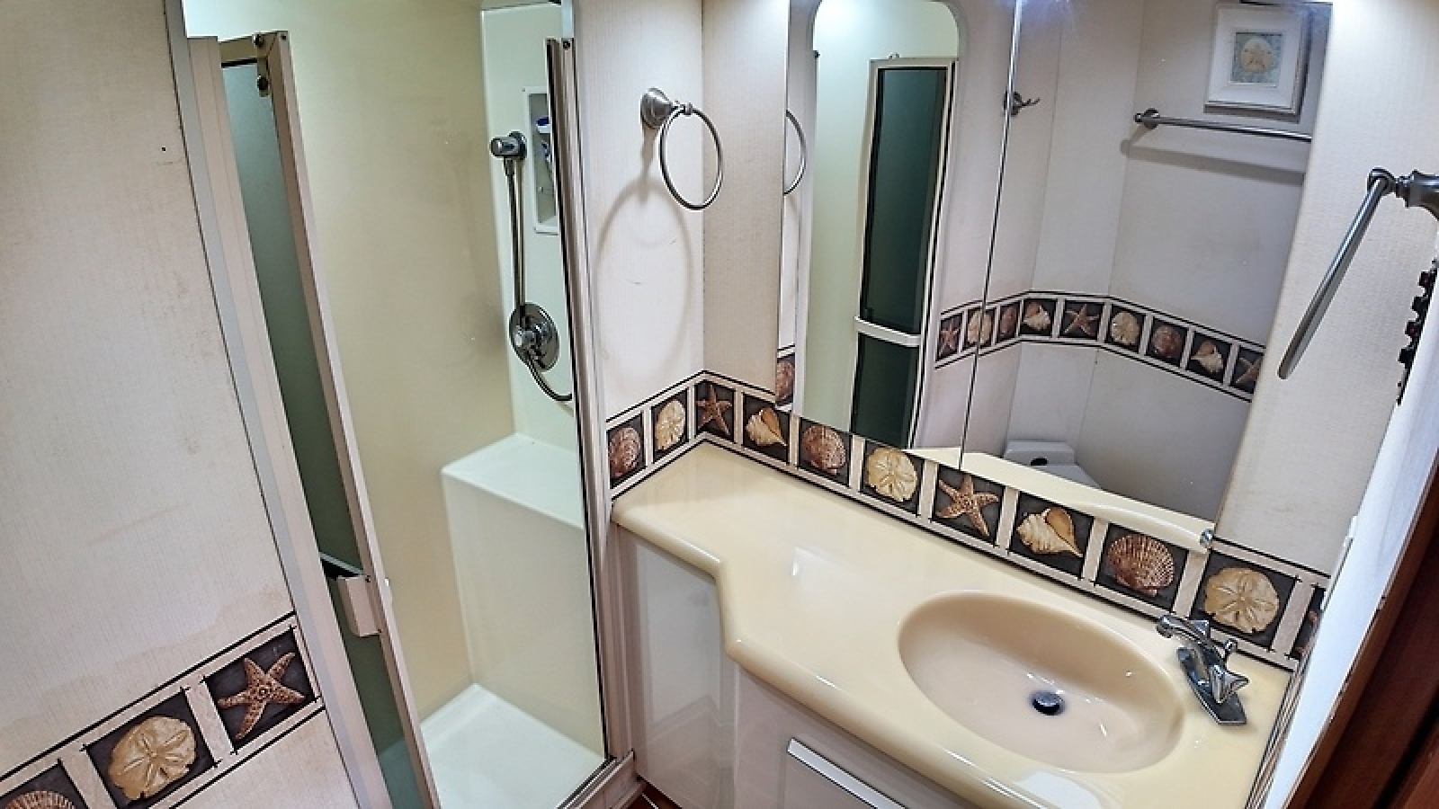 47' 1998 Viking 47 Convertible