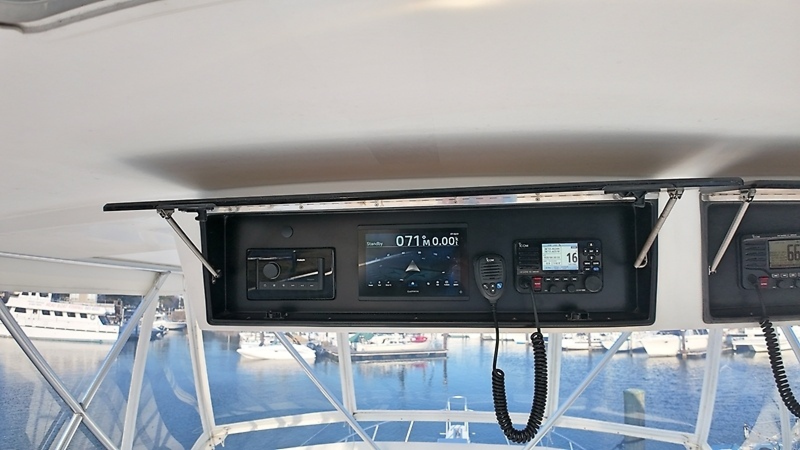 47' 1998 Viking 47 Convertible