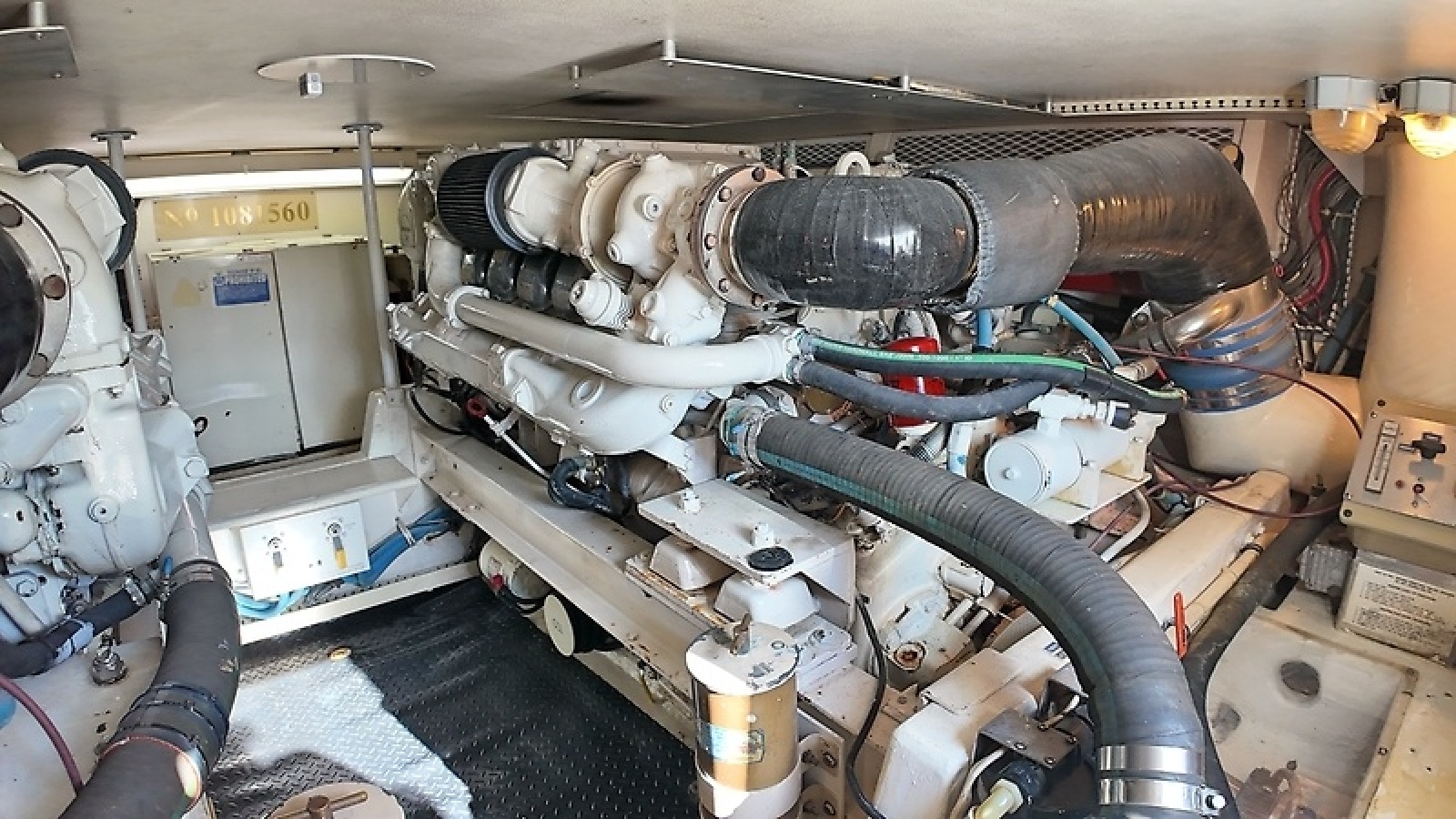 47' 1998 Viking 47 Convertible