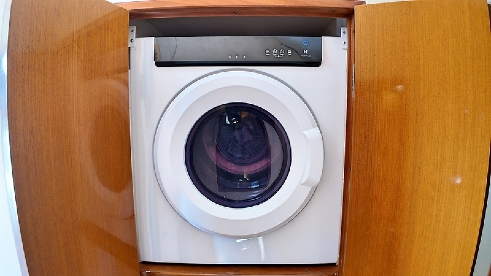 47' 1998 Viking 47 Convertible