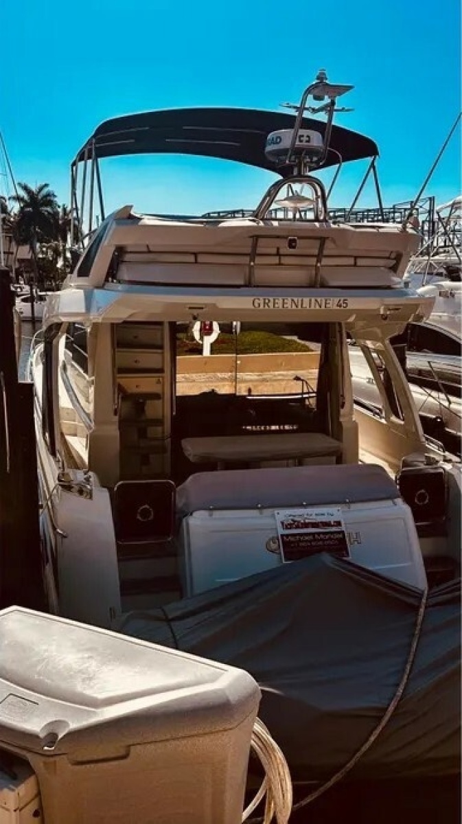 Off Leash 45ft Greenline Yacht For Sale