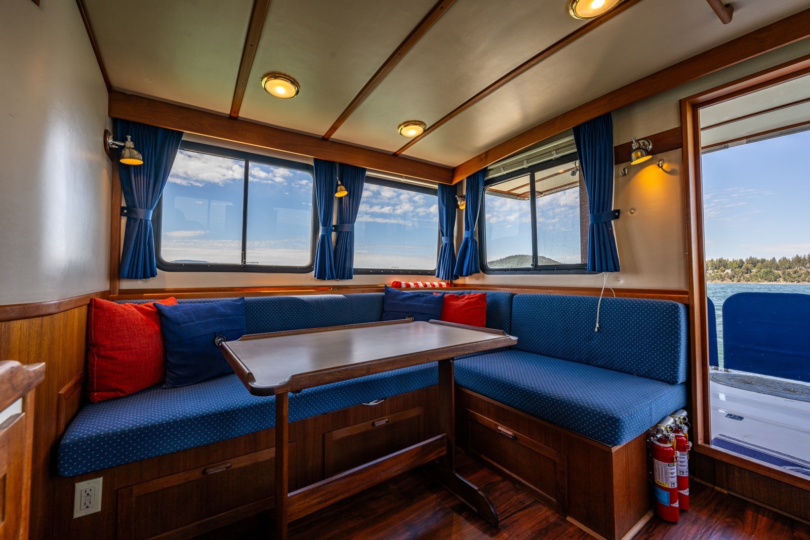 Seabiscuit 40ft Pacific Trawler Yacht For Sale