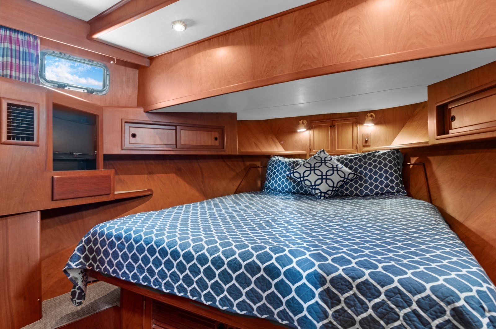 Guest Stateroom Forward