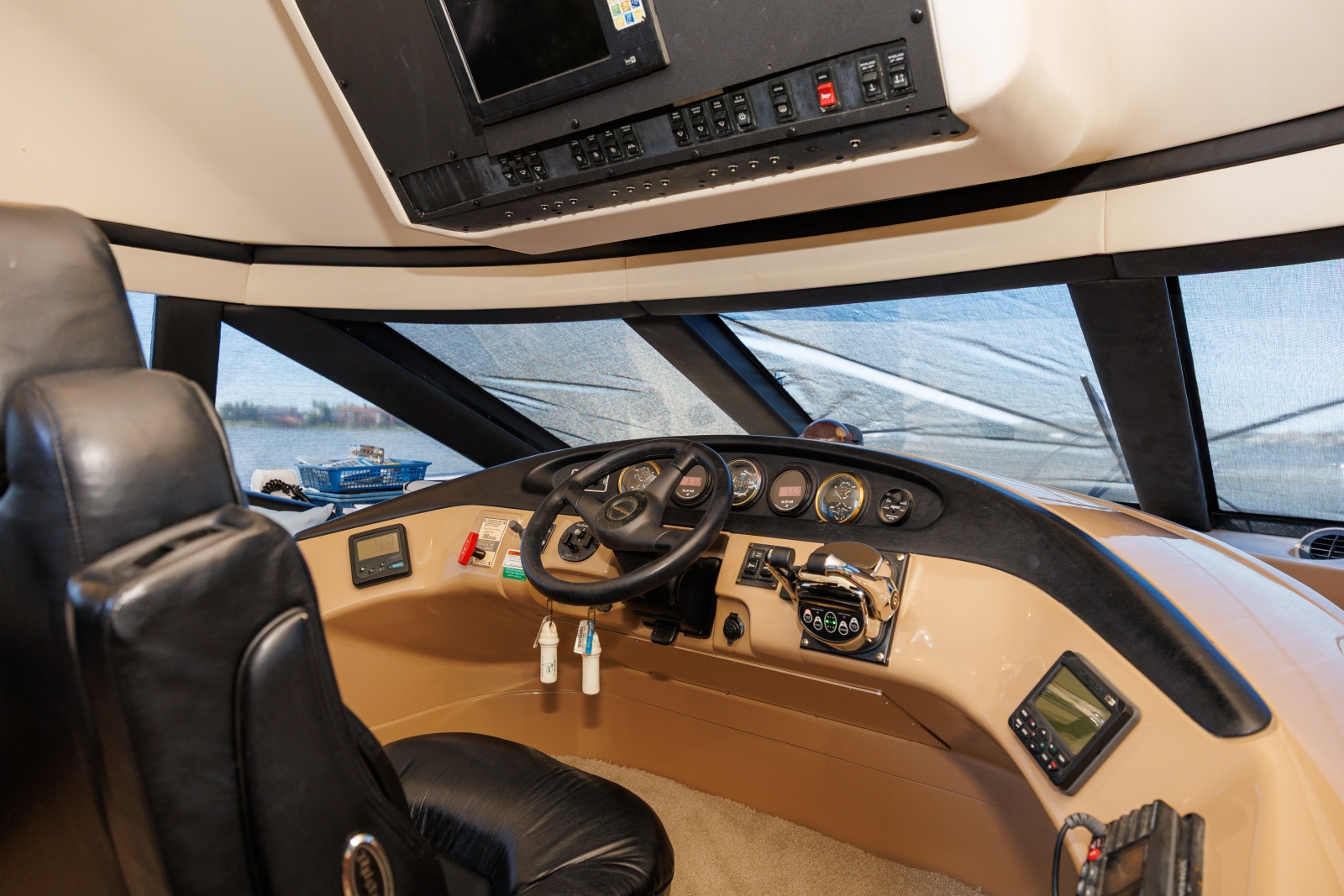 1999 Carver 530 Voyager