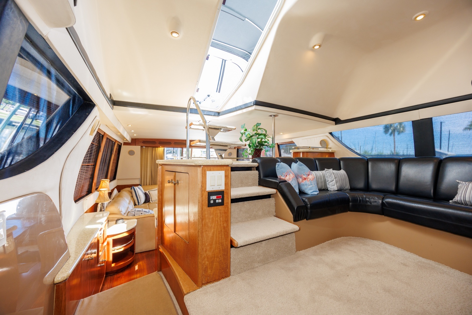 1999 Carver 530 Voyager