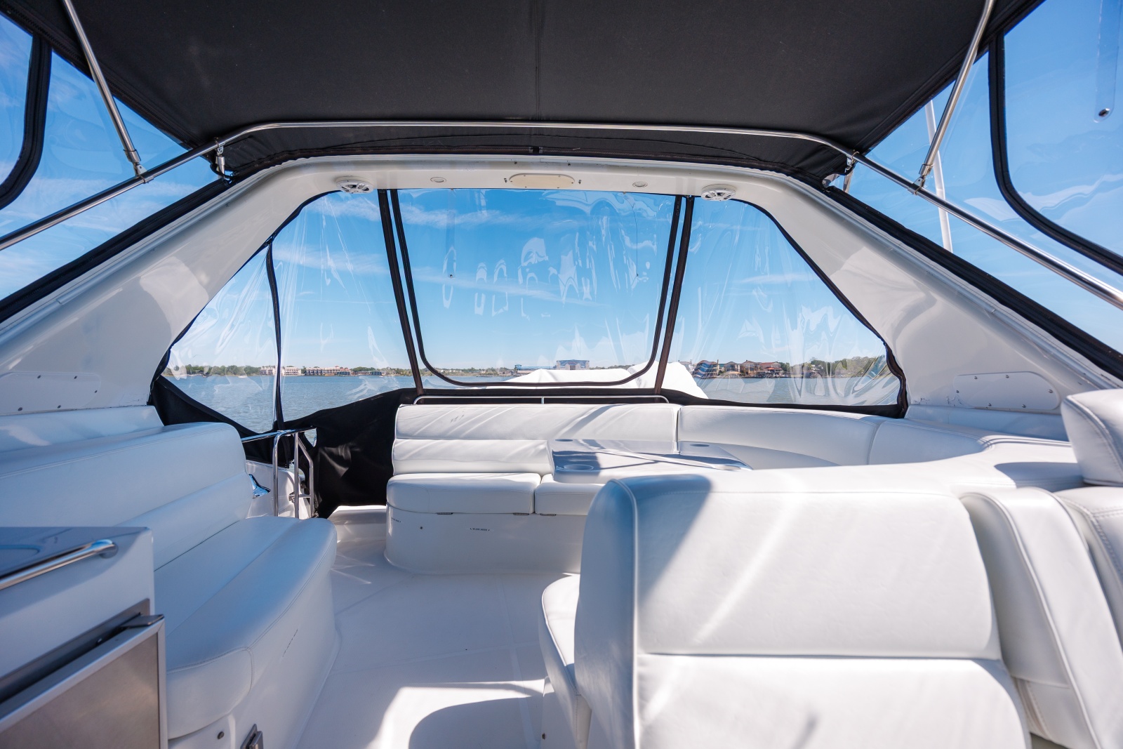 1999 Carver 530 Voyager